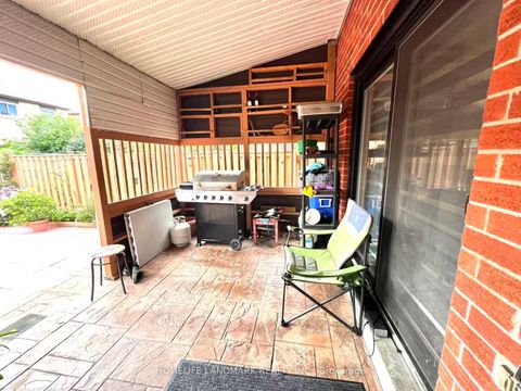 Photo 11 at 327 Goldhawk Trail, Milliken, Toronto