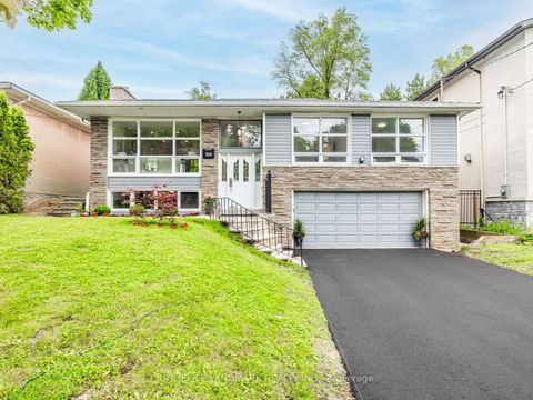 Photo 1 at 30 Burleigh Heights Drive, Bayview Village, Toronto