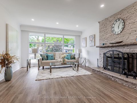 Photo 4 at 30 Burleigh Heights Drive, Bayview Village, Toronto