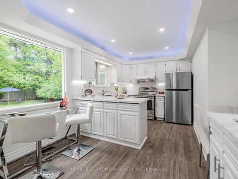 Photo 10 at 30 Burleigh Heights Drive, Bayview Village, Toronto