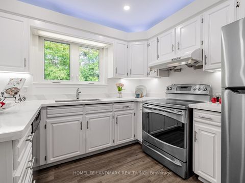 Photo 13 at 30 Burleigh Heights Drive, Bayview Village, Toronto