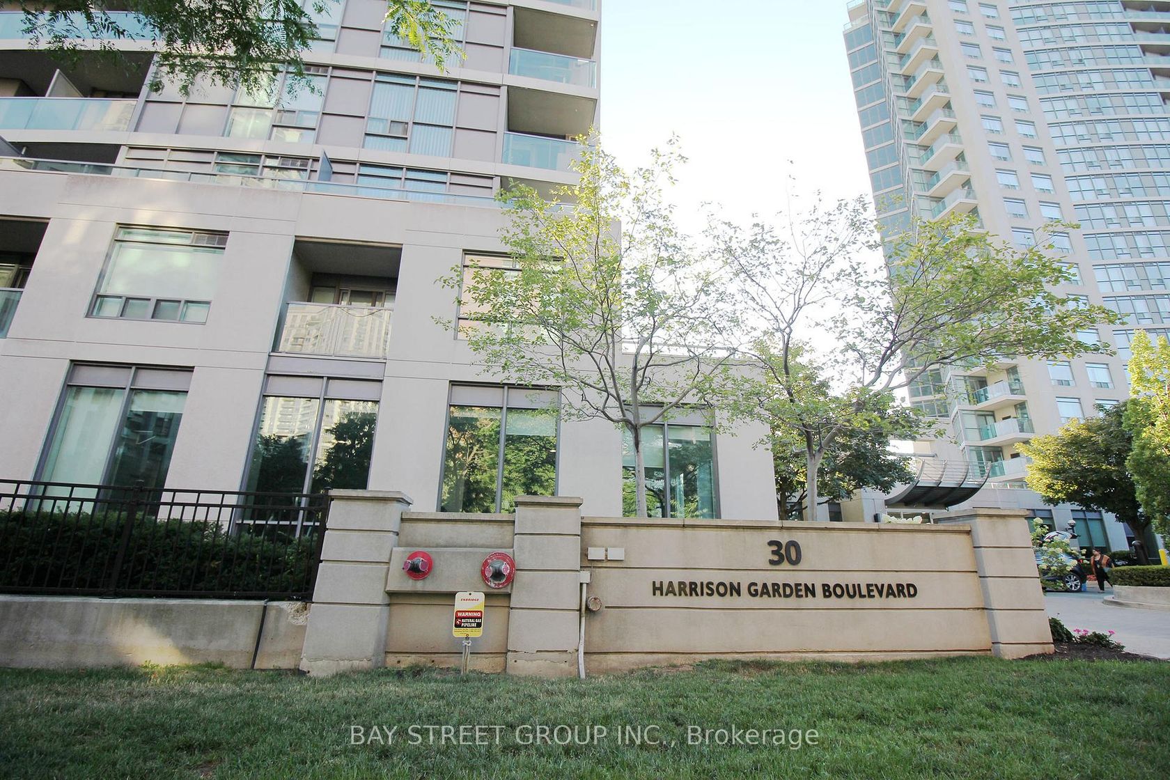 1512 - 30 Harrison Garden Boulevard, Willowdale East, Toronto 