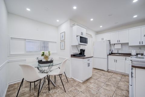 Photo 11 at 71 Vauxhall Drive, Dorset Park, Toronto