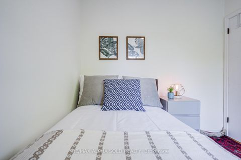 Photo 21 at 71 Vauxhall Drive, Dorset Park, Toronto