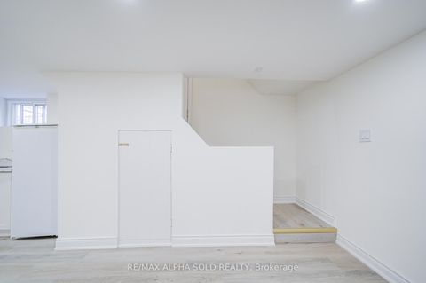 Photo 26 at 71 Vauxhall Drive, Dorset Park, Toronto