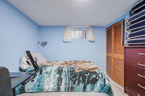 Photo 40 at 71 Vauxhall Drive, Dorset Park, Toronto