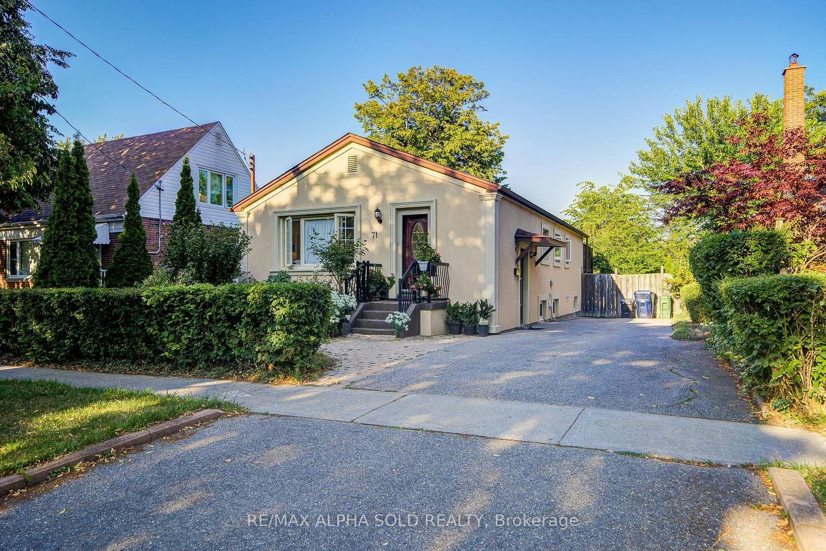 71 Vauxhall Drive, Dorset Park, Toronto 