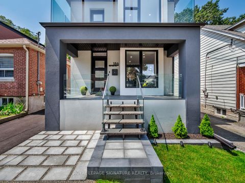Photo 2 at 186 Oak Park Avenue, Lumsden, Toronto