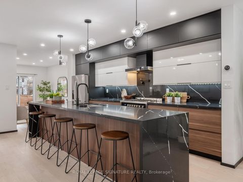 Photo 8 at 186 Oak Park Avenue, Lumsden, Toronto