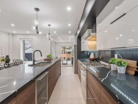Photo 9 at 186 Oak Park Avenue, Lumsden, Toronto