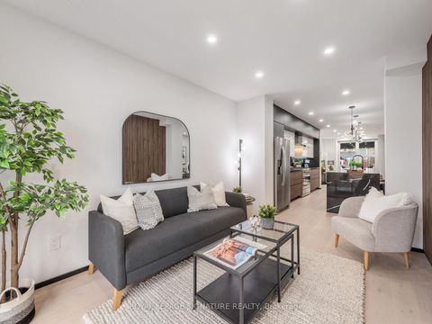 Photo 16 at 186 Oak Park Avenue, Lumsden, Toronto