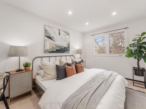 Photo 21 at 186 Oak Park Avenue, Lumsden, Toronto