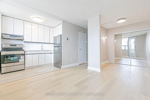 Photo 10 at 3111 - 40 Homewood Avenue, South St. James Town, Toronto