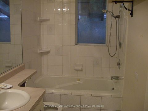 Photo 6 at 59 Dallas Road, Newtonbrook West, Toronto