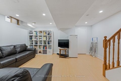 Photo 20 at 109 Whitney Place, Lakeview Estates, Vaughan