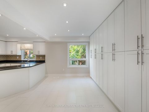 Photo 4 at 12 Tova Place, Beverley Glen, Vaughan Photo 4 at 12 Tova Place, Beverley Glen, Vaughan