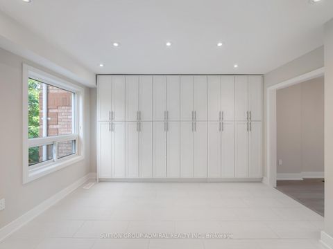 Photo 5 at 12 Tova Place, Beverley Glen, Vaughan Photo 5 at 12 Tova Place, Beverley Glen, Vaughan