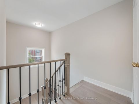 Photo 11 at 12 Tova Place, Beverley Glen, Vaughan