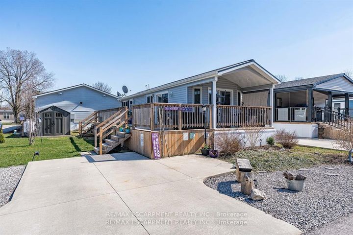 Photo 1 at 10 Oak - 4449 Milburough Line, Rural Burlington, Burlington