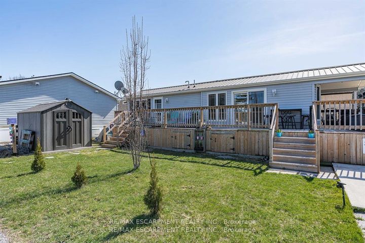 Photo 2 at 10 Oak - 4449 Milburough Line, Rural Burlington, Burlington