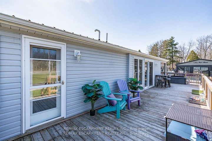 Photo 3 at 10 Oak - 4449 Milburough Line, Rural Burlington, Burlington