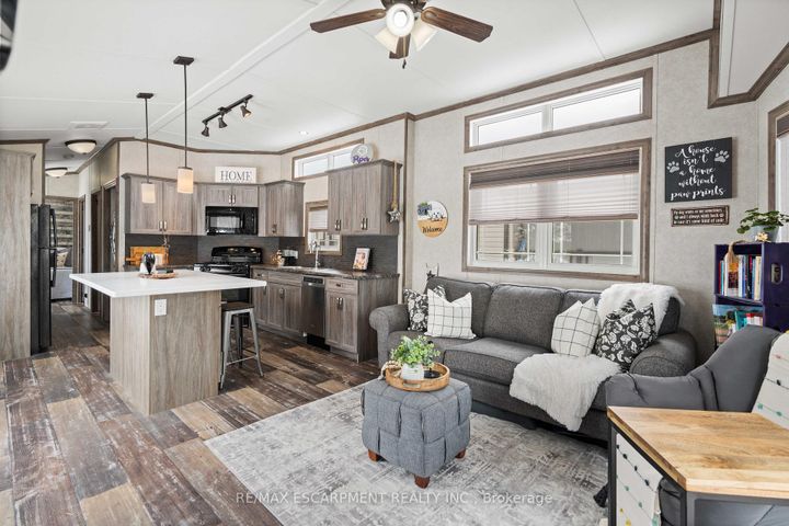 Photo 7 at 10 Oak - 4449 Milburough Line, Rural Burlington, Burlington