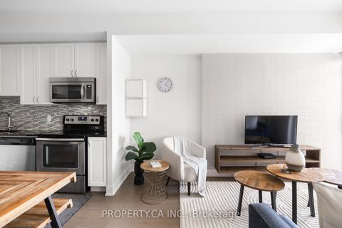 Photo 4 at 404 - 68 Merton Street, Mount Pleasant West, Toronto