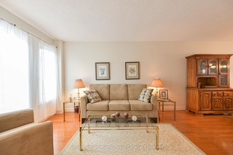 Photo 5 at 13 Burke Drive, West Bayfield, Barrie Photo 5 at 13 Burke Drive, West Bayfield, Barrie