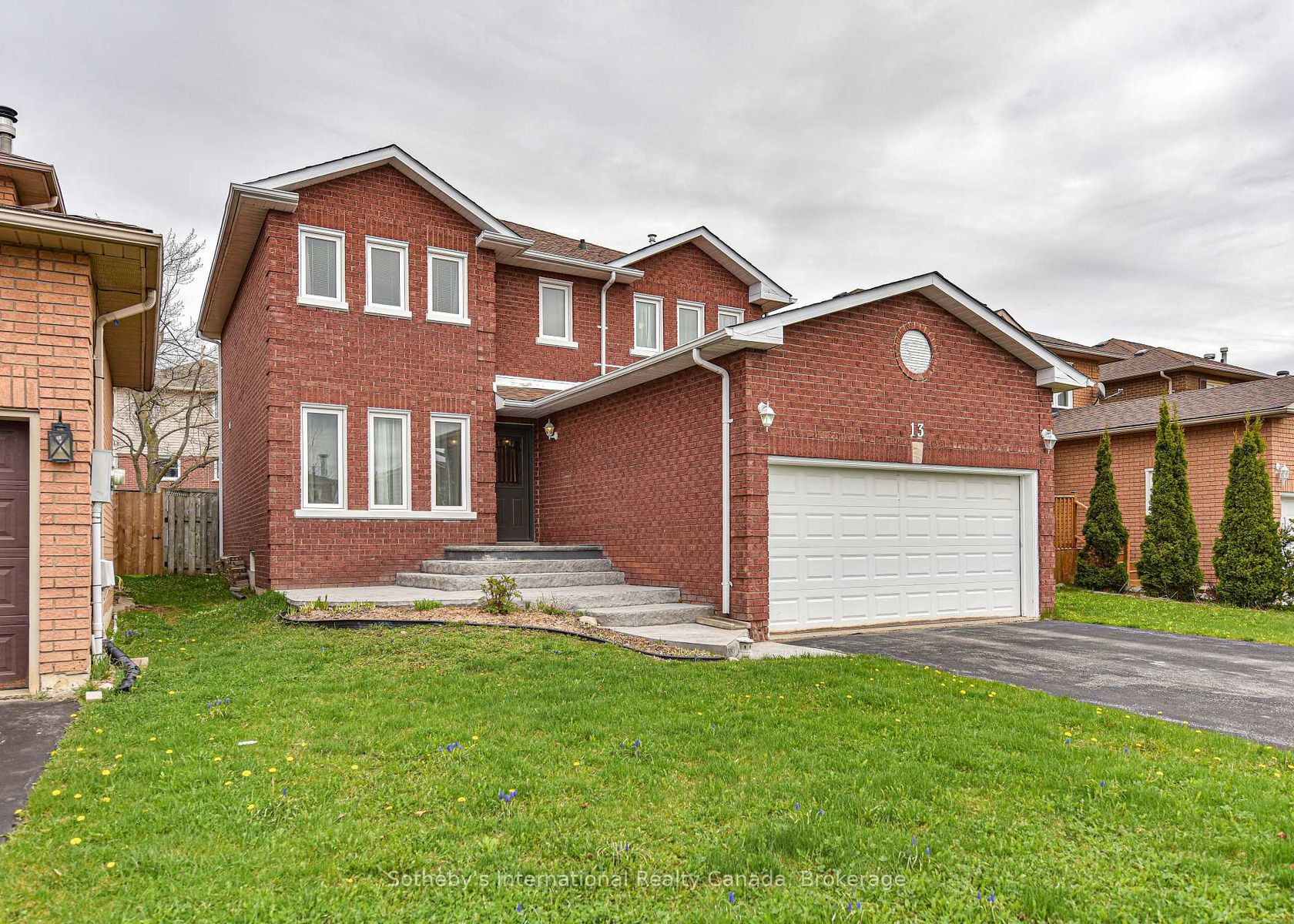 13 Burke Drive, West Bayfield, Barrie photo number 2