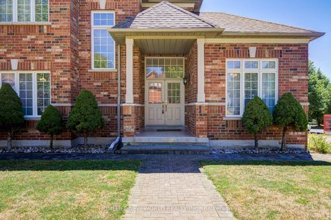 Photo 3 at 25 Abilene Court, Westbrook, Richmond Hill