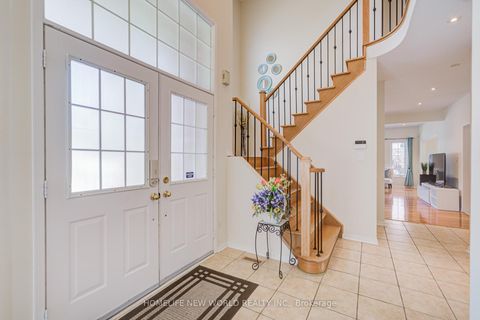 Photo 4 at 25 Abilene Court, Westbrook, Richmond Hill