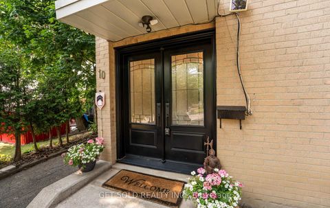 Photo 1 at 10 Dunboyne Court, Branson, Toronto