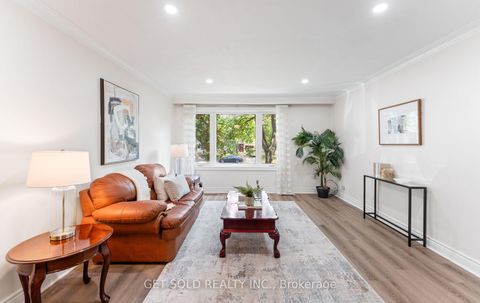 Photo 11 at 10 Dunboyne Court, Branson, Toronto