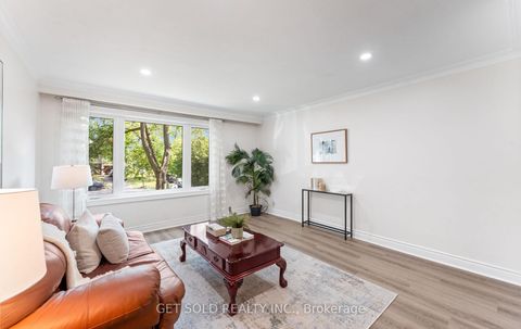Photo 12 at 10 Dunboyne Court, Branson, Toronto