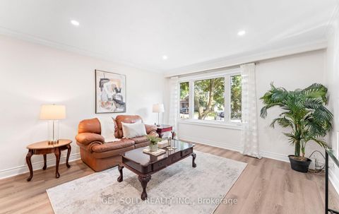 Photo 13 at 10 Dunboyne Court, Branson, Toronto