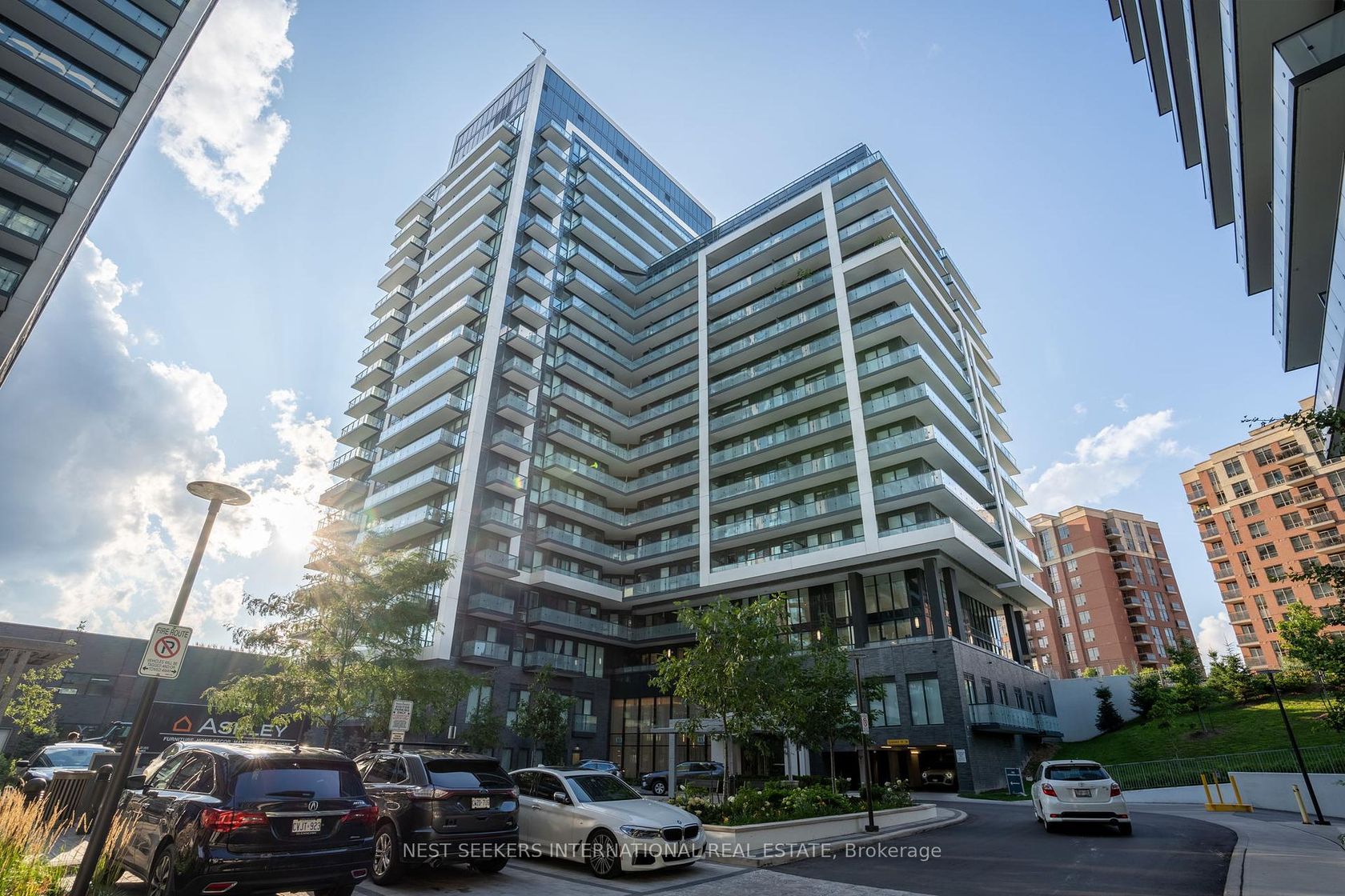 303 - 85 Oneida Crescent, Langstaff, Richmond Hill by Loree Meneguzzi Real Estate 303 - 85 Oneida Crescent, Langstaff, Richmond Hill