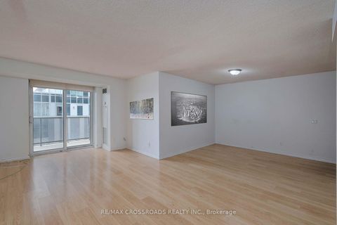 Photo 7 at 528 - 5233 Dundas Street W, City Centre West, Toronto