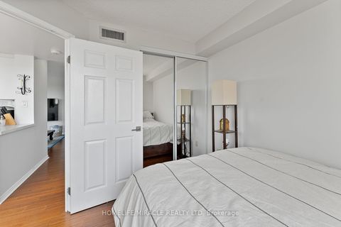 Photo 21 at 2009 - 7 Concorde Place, Don Mills, Toronto