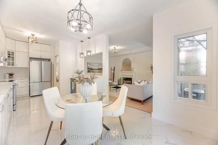 Photo 14 at 514 Huntington Ridge Drive, Hurontario, Mississauga