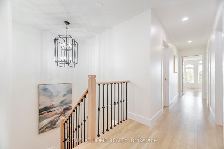 Photo 21 at 514 Huntington Ridge Drive, Hurontario, Mississauga