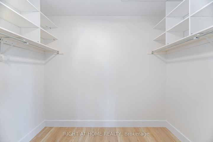 Photo 30 at 514 Huntington Ridge Drive, Hurontario, Mississauga