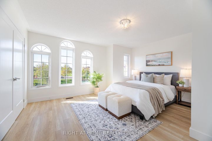 Photo 31 at 514 Huntington Ridge Drive, Hurontario, Mississauga