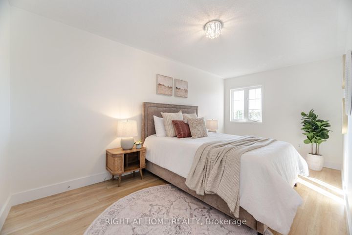Photo 35 at 514 Huntington Ridge Drive, Hurontario, Mississauga