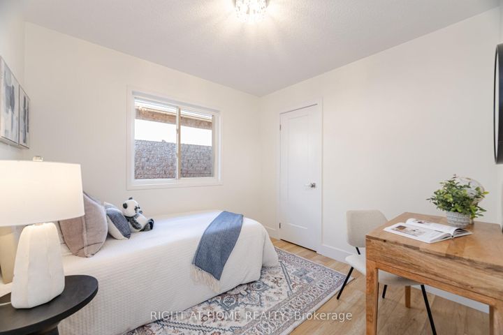 Photo 36 at 514 Huntington Ridge Drive, Hurontario, Mississauga