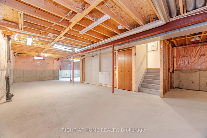 Photo 40 at 514 Huntington Ridge Drive, Hurontario, Mississauga