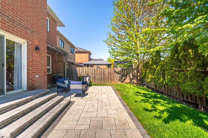 Photo 42 at 514 Huntington Ridge Drive, Hurontario, Mississauga