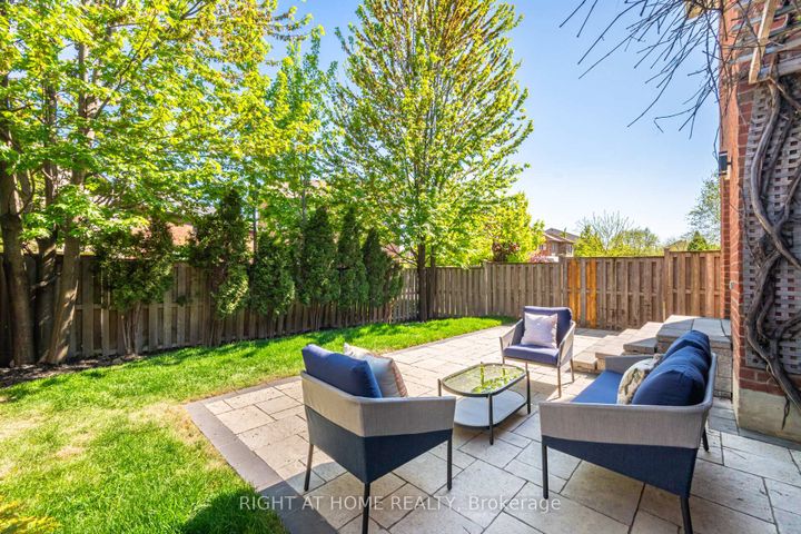 Photo 43 at 514 Huntington Ridge Drive, Hurontario, Mississauga