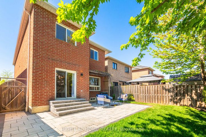 Photo 45 at 514 Huntington Ridge Drive, Hurontario, Mississauga