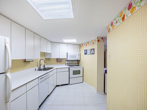Photo 5 at G14 - 288 Mill Road, Markland Wood, Toronto