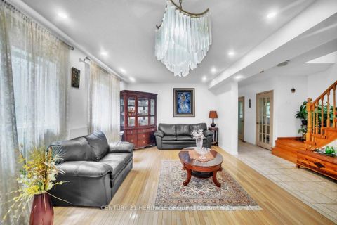 Photo 3 at 765 Dillman Avenue, Wyndham, Newmarket